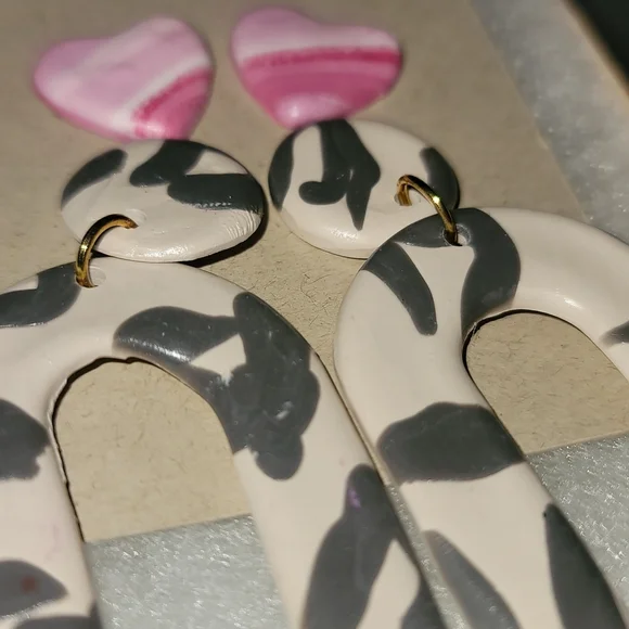 Two Pairs of New Earrings Set - Picture 4 of 5